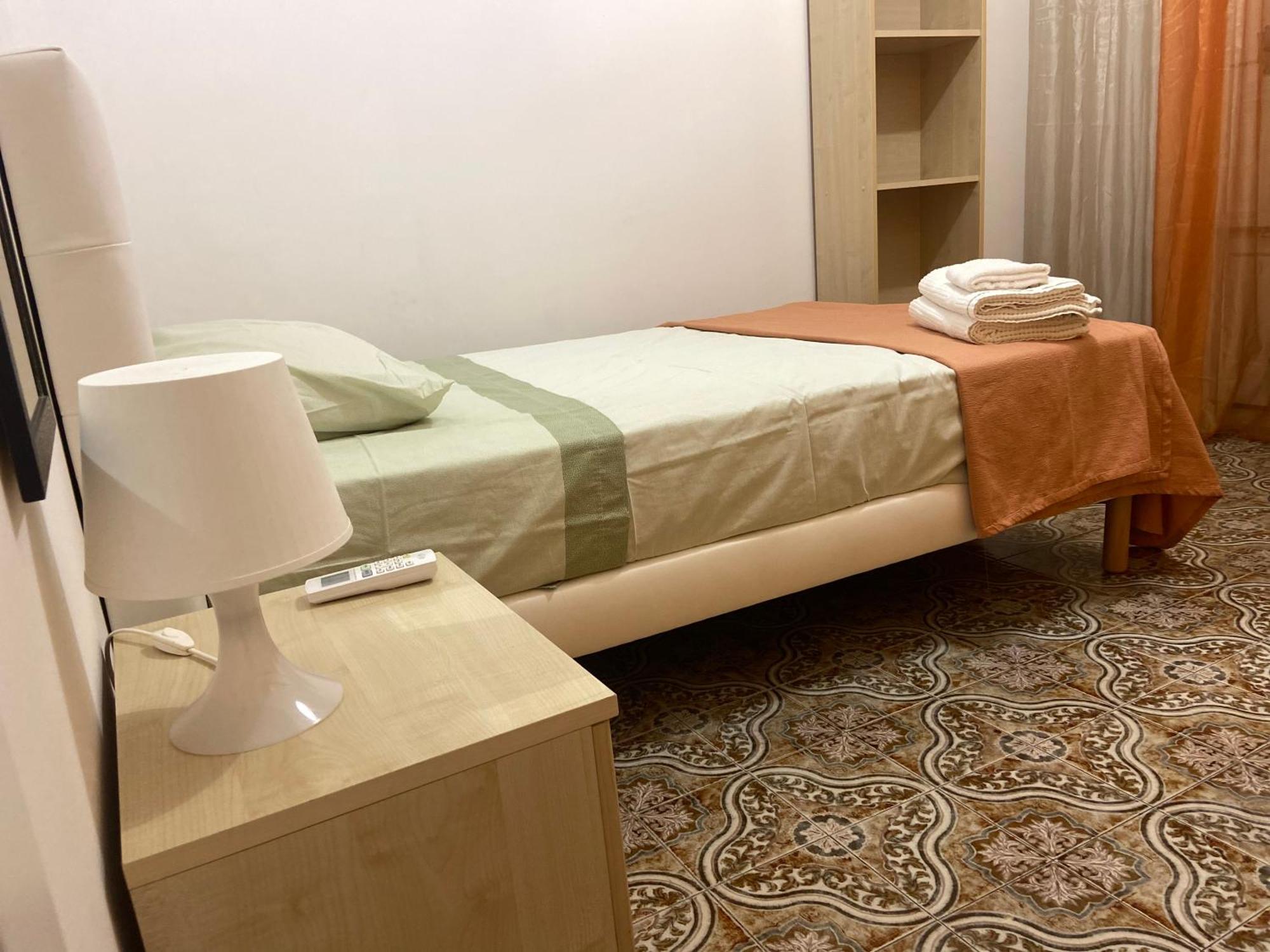 Casa Vacanza La Collegiata Κατάνια Εξωτερικό φωτογραφία