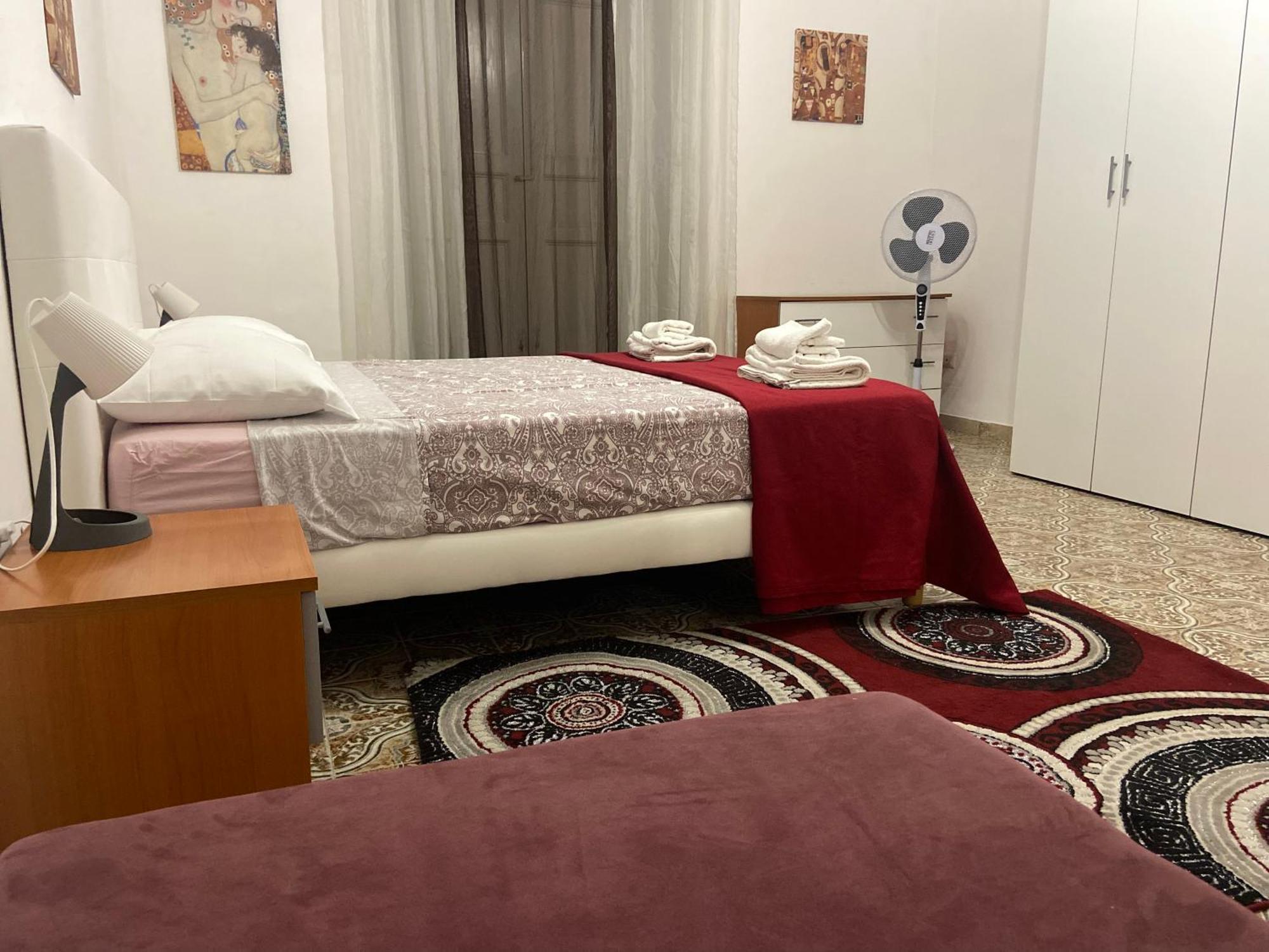 Casa Vacanza La Collegiata Κατάνια Εξωτερικό φωτογραφία